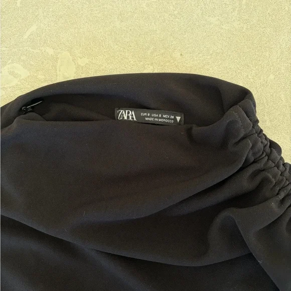 Zara Black Ruched Top - Picture 2 of 2